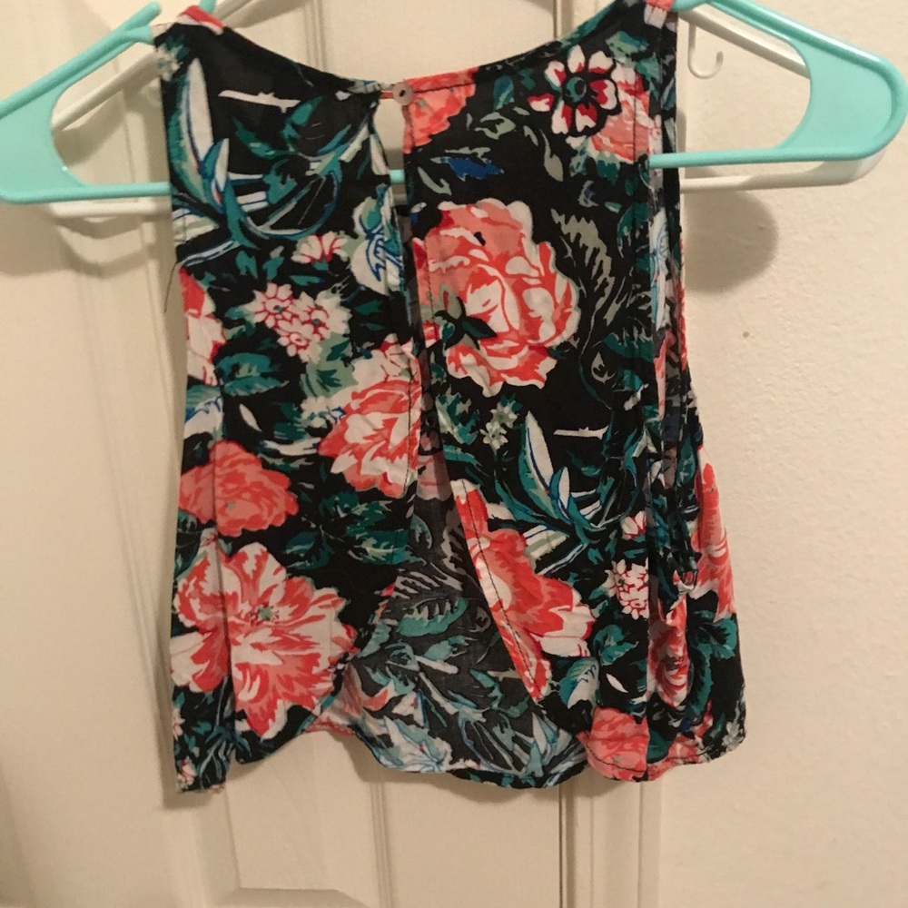 Crop top with cutout back